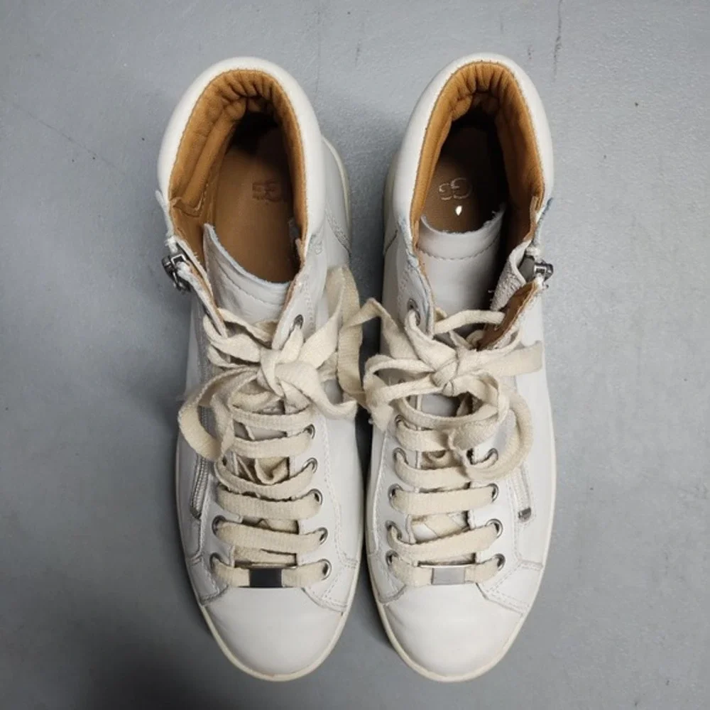 UGG Olive High Top‎ Sneakers Mens US 9.5 White Athletic Comfort Side Zip 1019663